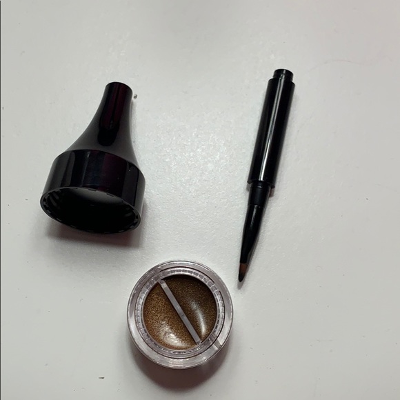 Mary kay eye liner compact - Picture 1 of 1